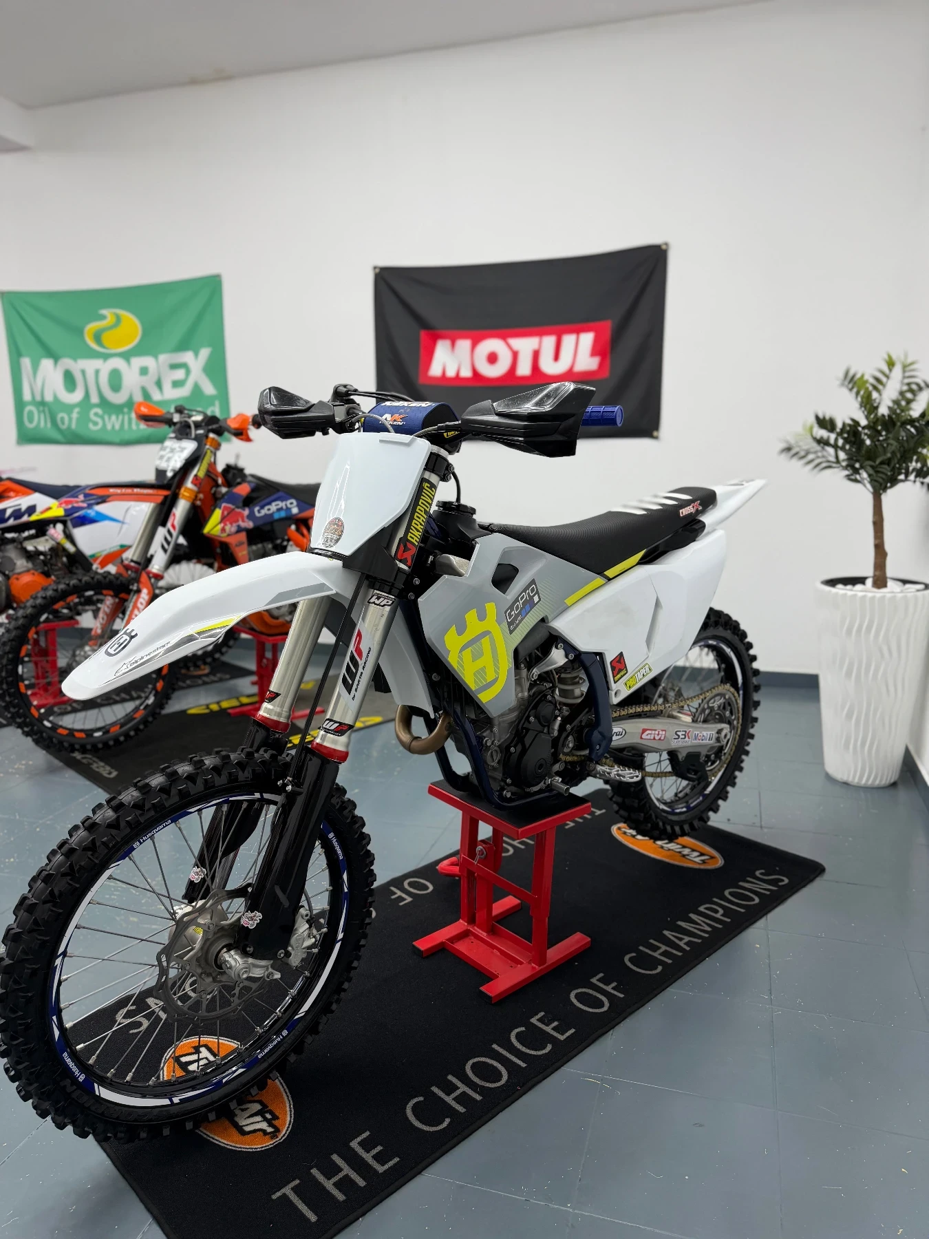 Husqvarna FC 250 2024г. /2 режима /Quick Shifter /Тракшън /Лънч, снимка 6 - Мотоциклети и мототехника - 55438349