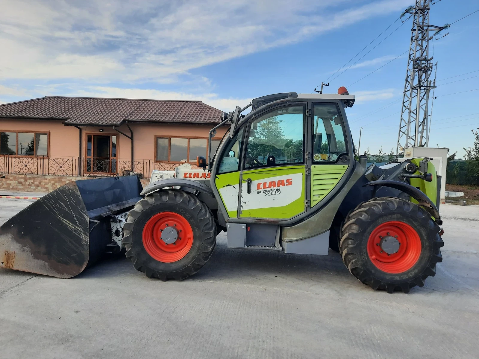 Телескопичен товарач Claas 7040VP - изображение 4