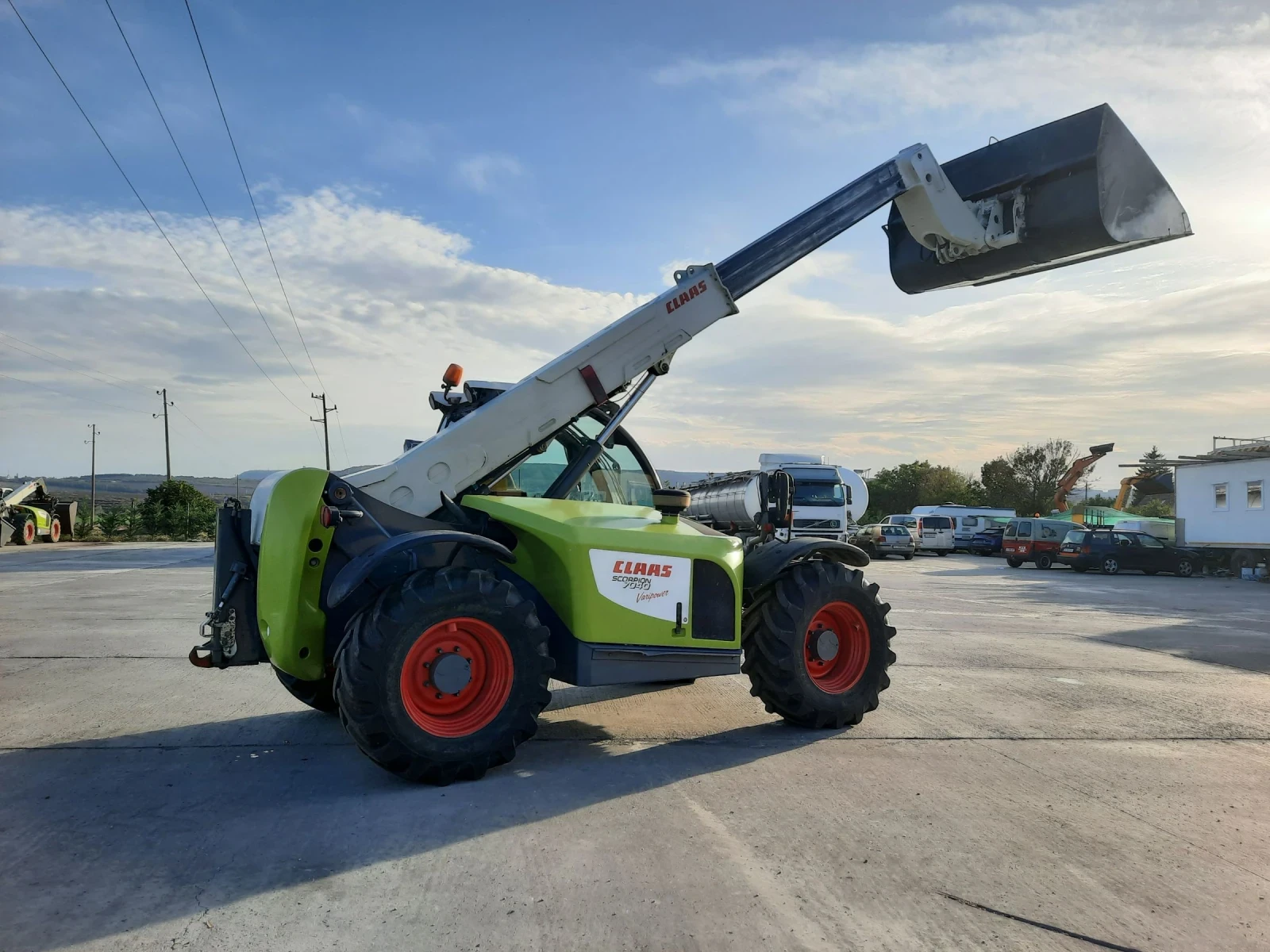 Телескопичен товарач Claas 7040VP - изображение 2