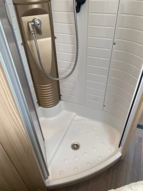 Кемпер Burstner Lyseo, кралско легло, 3, 5 t. | Auto.bg — изображение 17