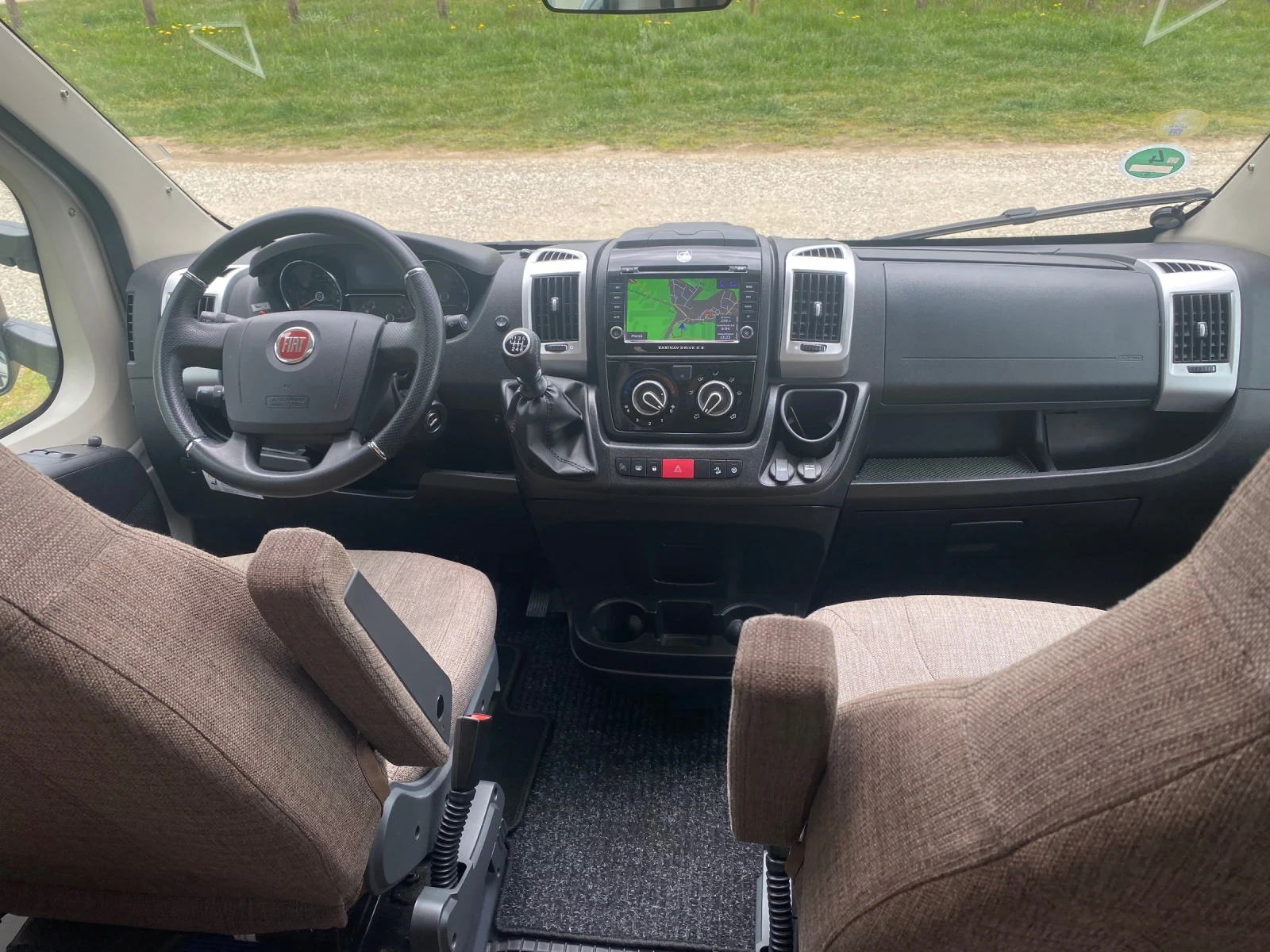 Кемпер Burstner Lyseo, кралско легло, 3, 5 t., снимка 5 - Каравани и кемпери - 54220360