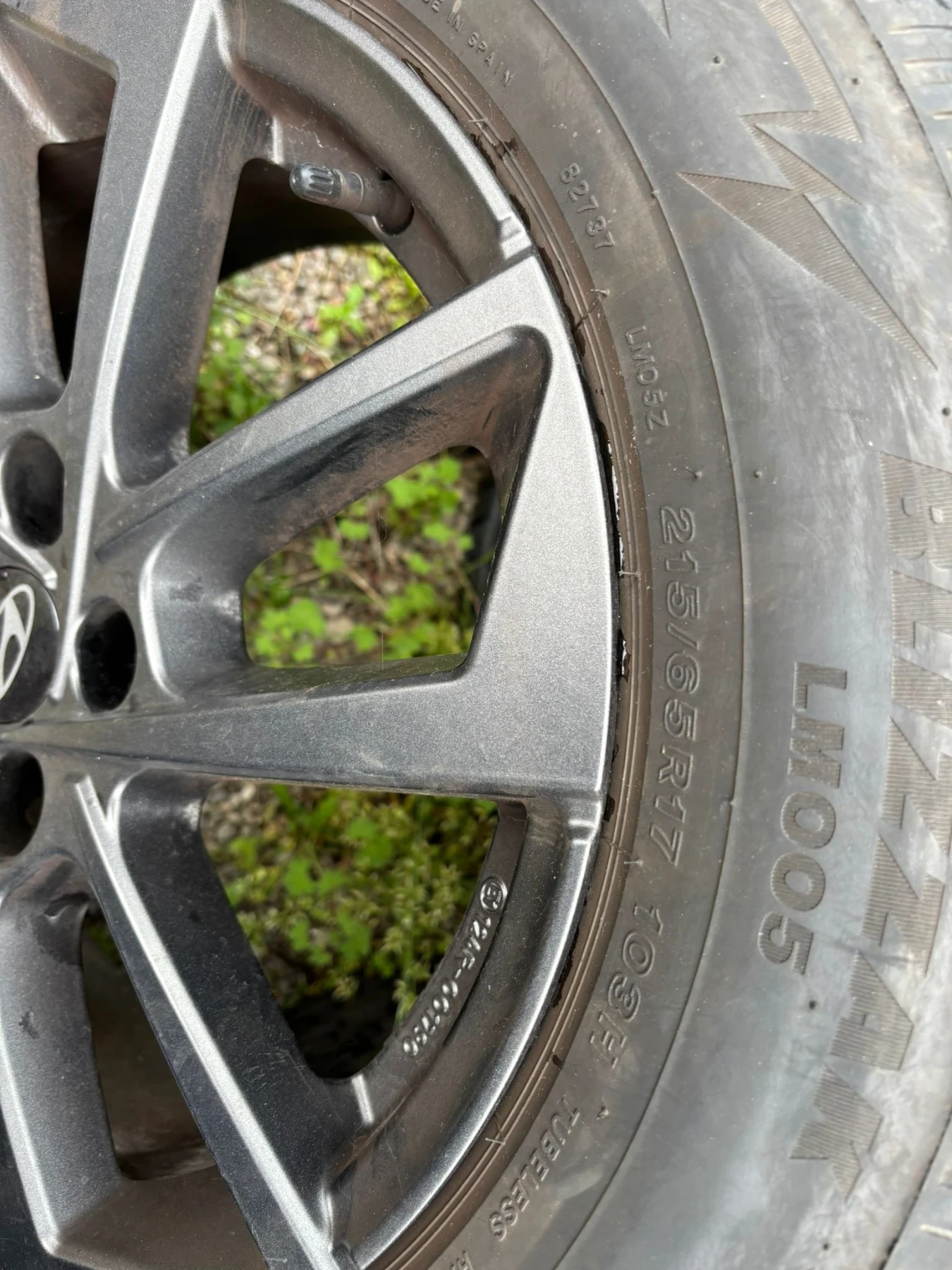 Гуми с джанти Bridgestone 215/65R17, снимка 4 - Гуми и джанти - 54671732