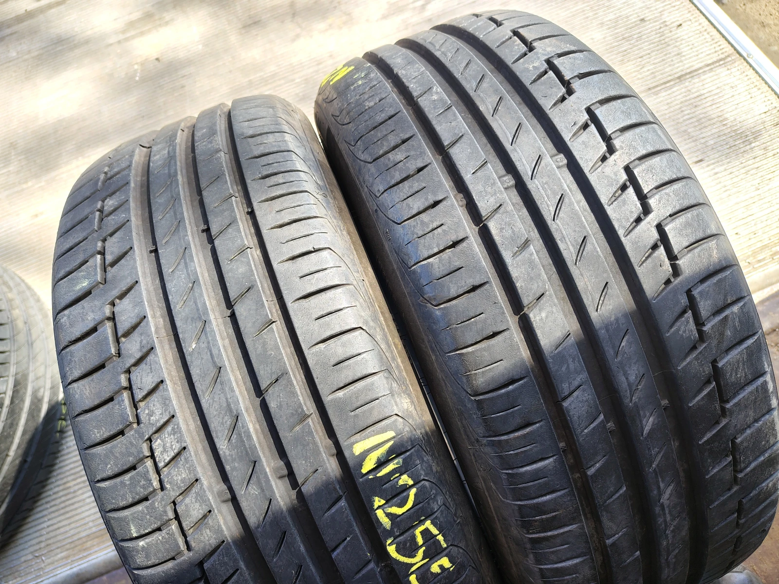 Гуми Летни 215/50R17, снимка 2 - Гуми и джанти - 55841503