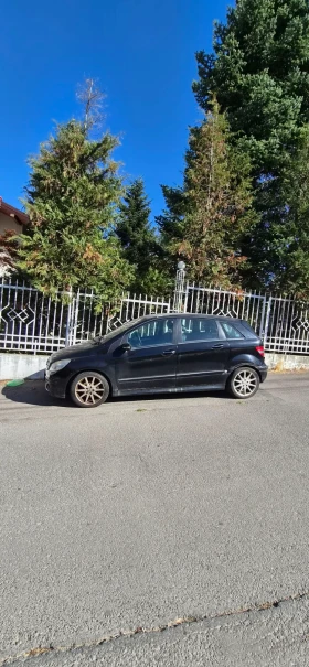 Mercedes-Benz B 200