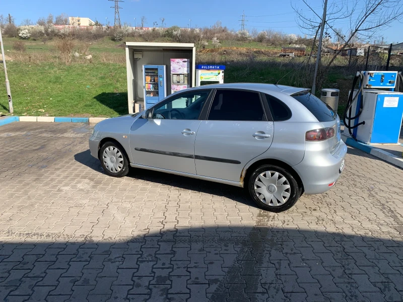 Seat Ibiza 1.2 Бензин, снимка 3 - Автомобили и джипове - 47946267