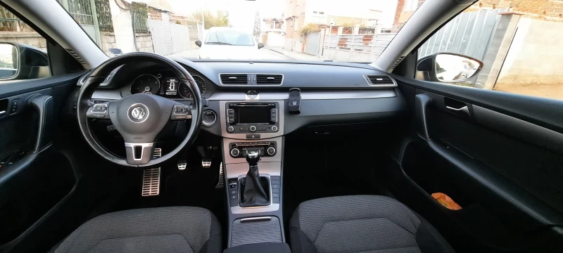 VW Passat, снимка 8 - Автомобили и джипове - 48105541