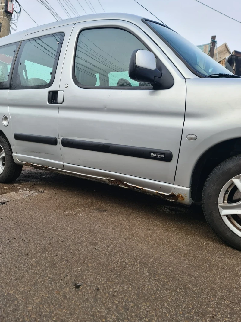 Citroen Berlingo 1.4i, снимка 6 - Автомобили и джипове - 48514490