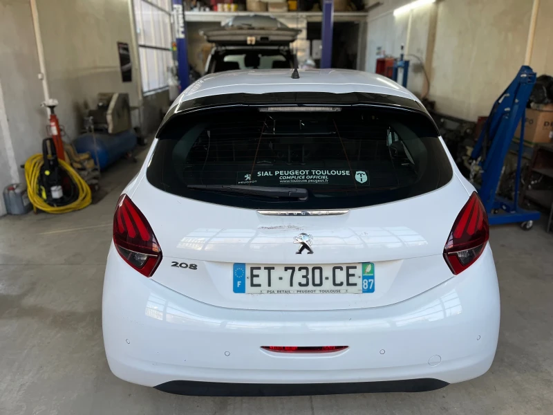 Peugeot 208 1.6 hdi, снимка 6 - Автомобили и джипове - 49029402