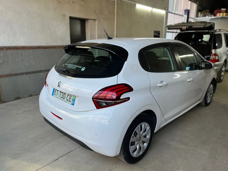 Peugeot 208 1.6 hdi, снимка 3 - Автомобили и джипове - 49029402