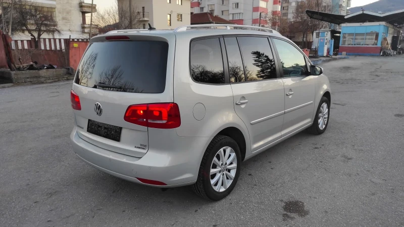 VW Touran 1.4TGI, снимка 5 - Автомобили и джипове - 49379104