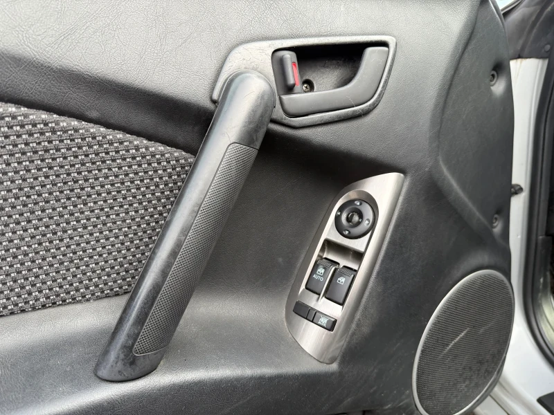 Hyundai Coupe, снимка 12 - Автомобили и джипове - 52528580