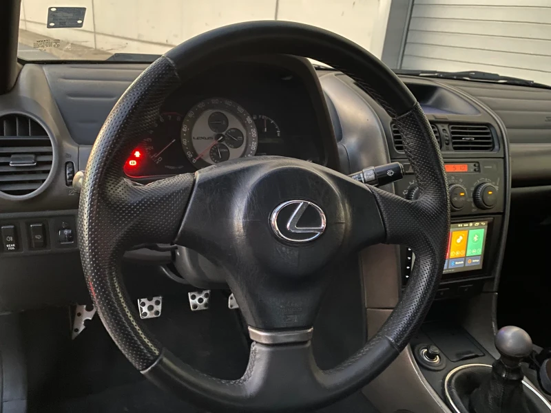 Lexus IS 200, снимка 16 - Автомобили и джипове - 52579176