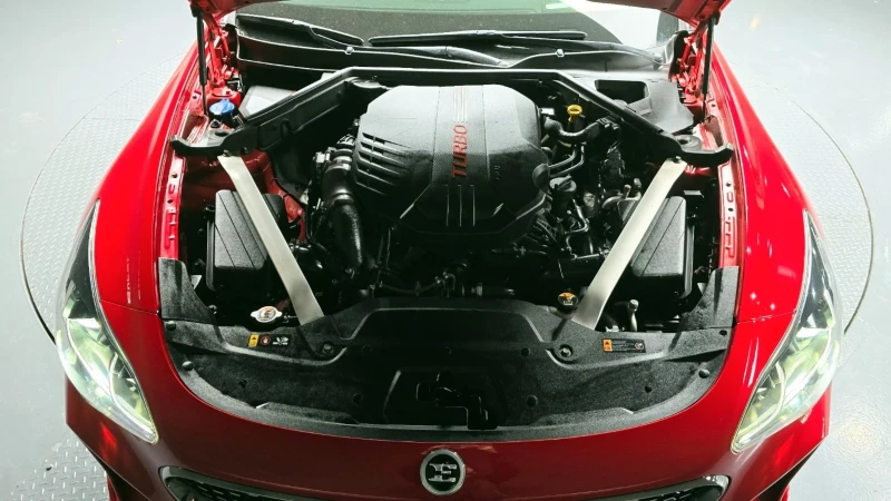 Kia Stinger 3.3i GT TURBO/AWD/ПАНОРАМА/ОБДУХВАНЕ/HEAD UP/F1/, снимка 6 - Автомобили и джипове - 52837382