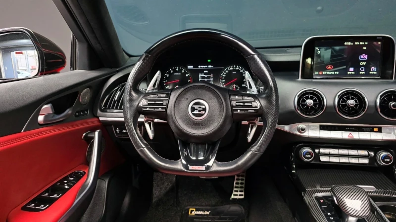 Kia Stinger 3.3i GT TURBO/AWD/ПАНОРАМА/ОБДУХВАНЕ/HEAD UP/F1/, снимка 9 - Автомобили и джипове - 52837382