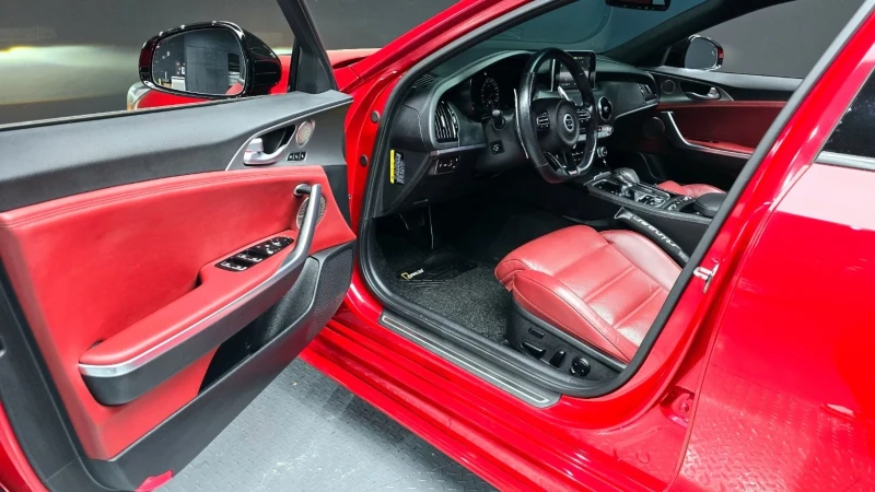 Kia Stinger 3.3i GT TURBO/AWD/ПАНОРАМА/ОБДУХВАНЕ/HEAD UP/F1/, снимка 7 - Автомобили и джипове - 52837382