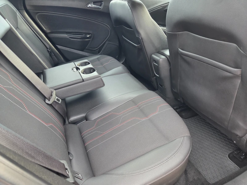 Opel Astra 1.4i 140k.c Facelift Швейцария, снимка 10 - Автомобили и джипове - 52954326