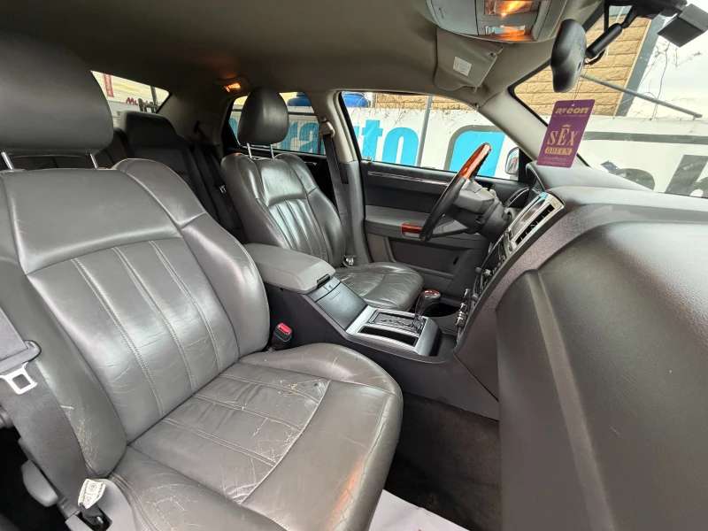 Chrysler 300c 3.5i AUT/ГАЗ/СЕДАН, снимка 17 - Автомобили и джипове - 53263912