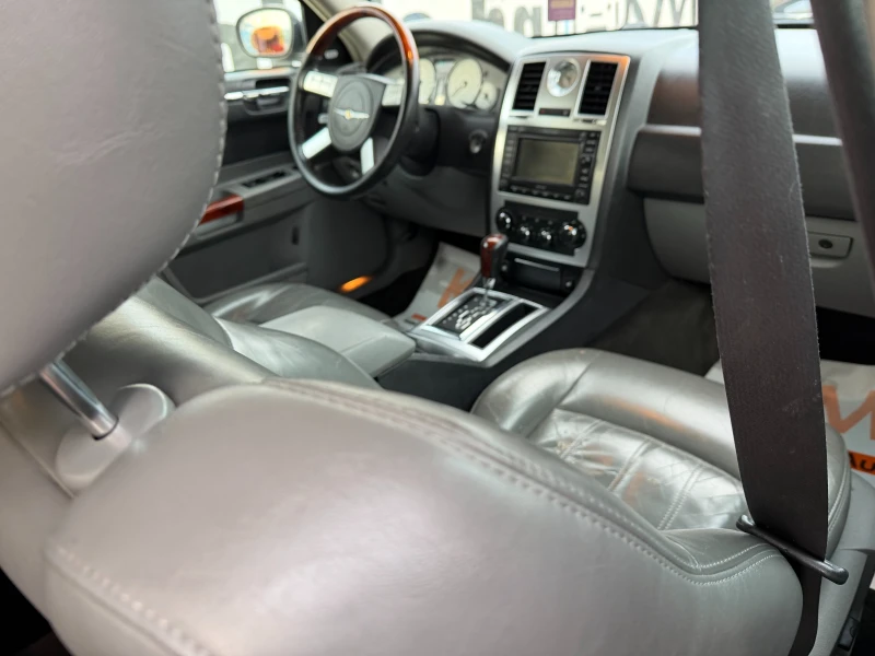 Chrysler 300c 3.5i AUT/ГАЗ/СЕДАН, снимка 13 - Автомобили и джипове - 53263912