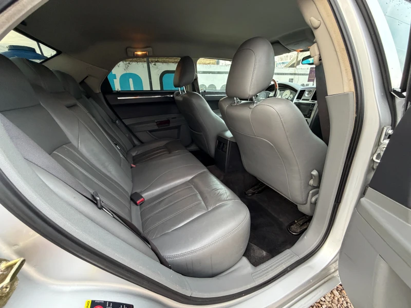 Chrysler 300c 3.5i AUT/ГАЗ/СЕДАН, снимка 12 - Автомобили и джипове - 53263912