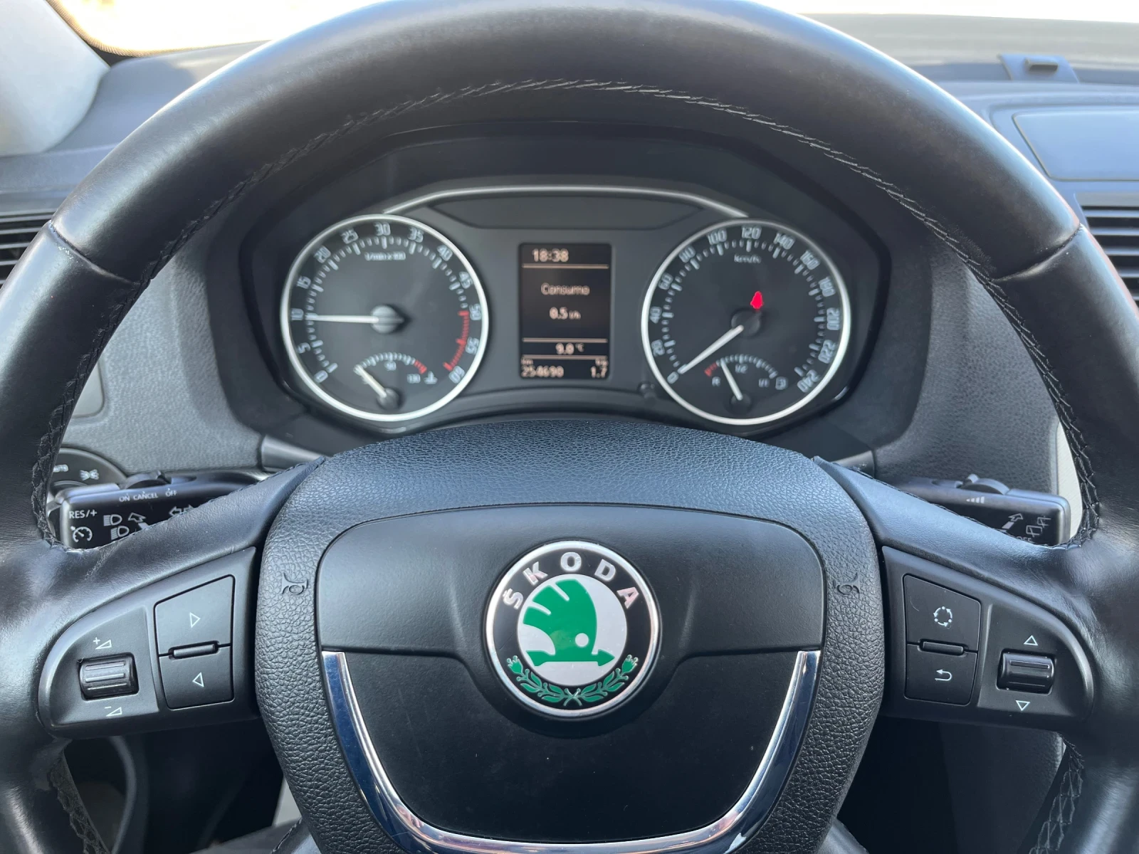 Skoda Octavia 1.6TDI-105k.c. ELEGANCE /EURO5/ | Mobile.bg — изображение 11