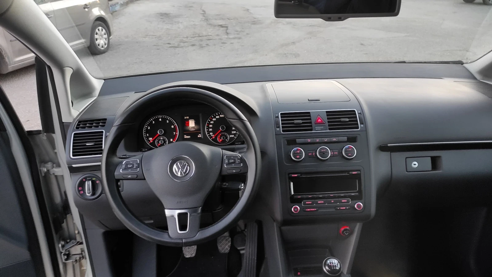 VW Touran 1.4TGI | Mobile.bg — изображение 12
