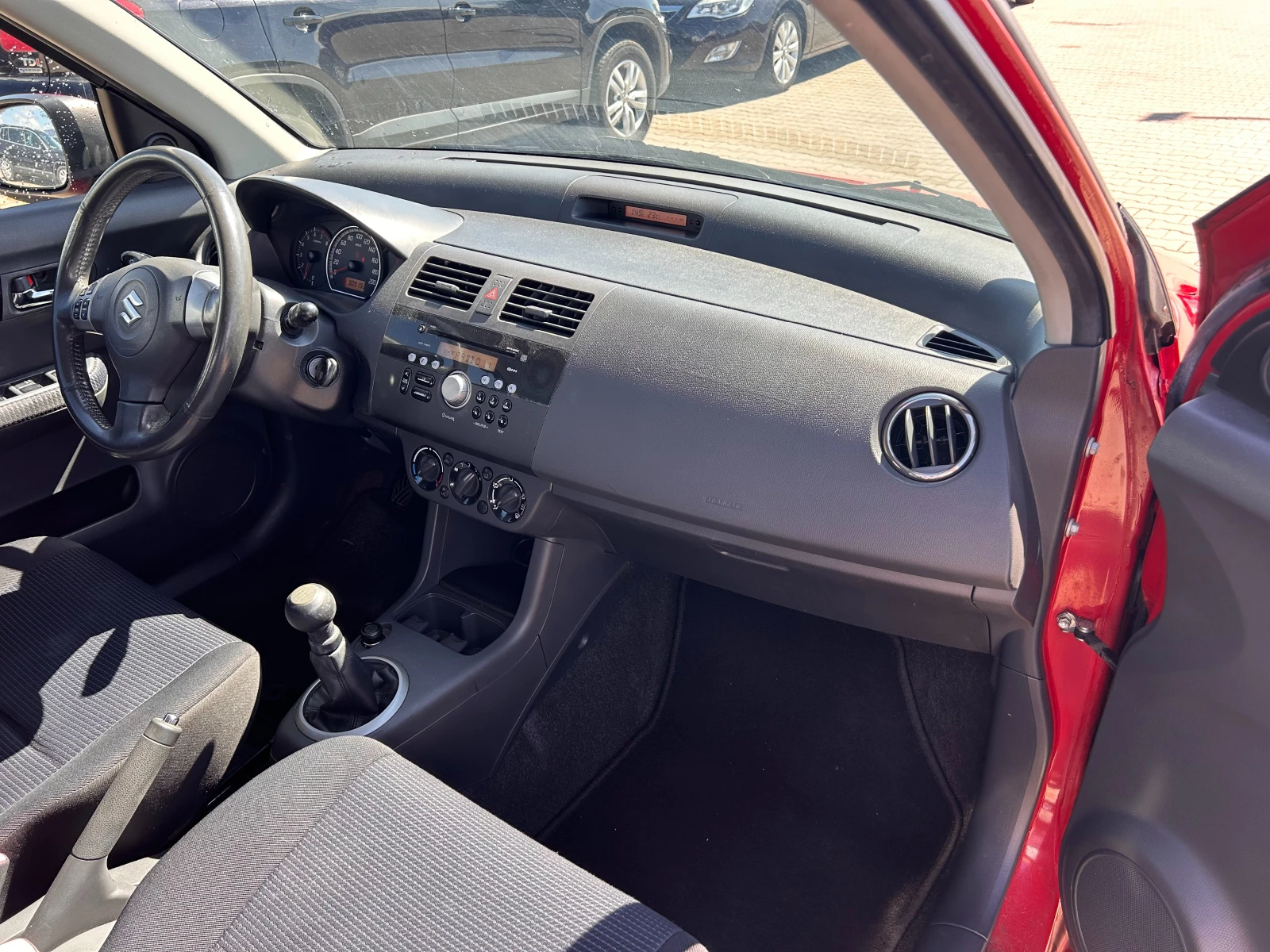 Suzuki Swift 1.3i EURO 4 - изображение 10