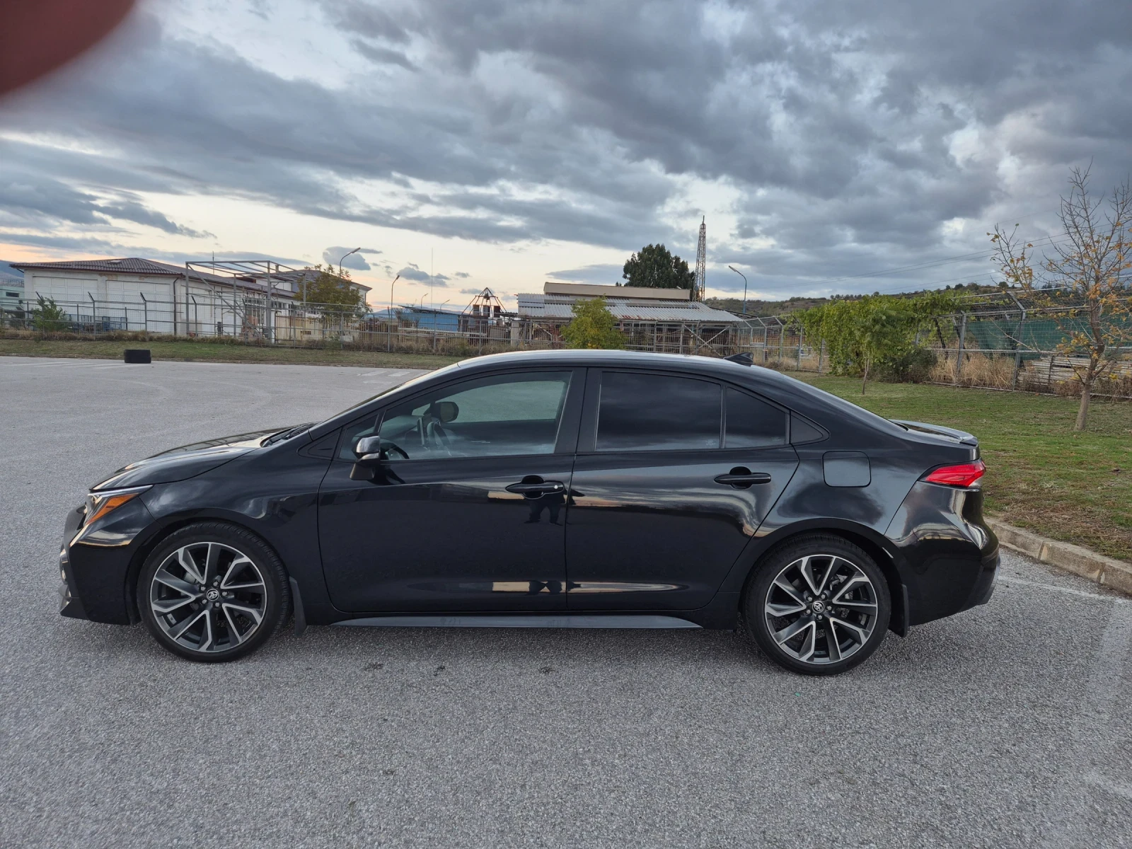 Toyota Corolla SE - изображение 3
