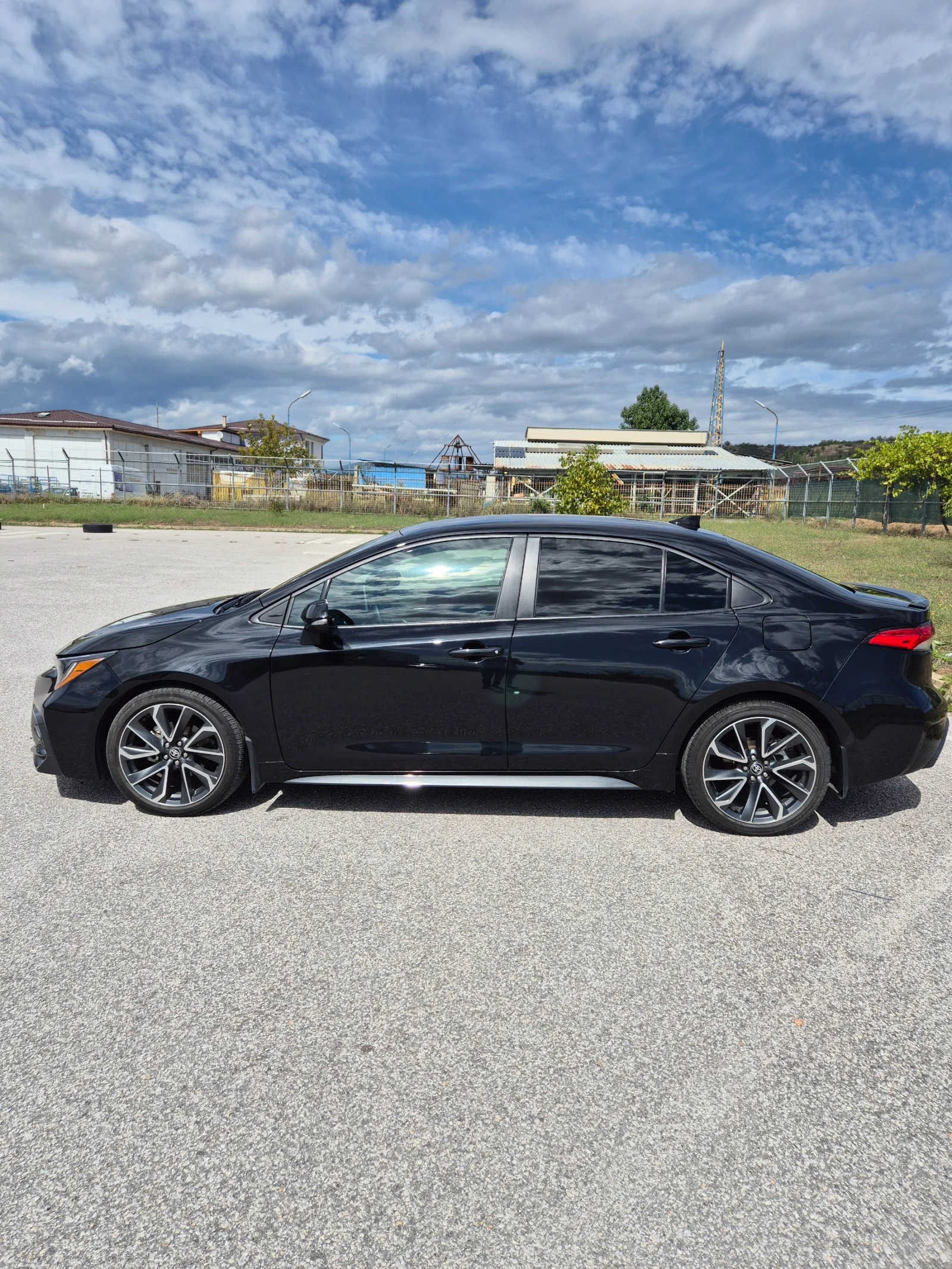 Toyota Corolla SE 2.0 CVT - изображение 2