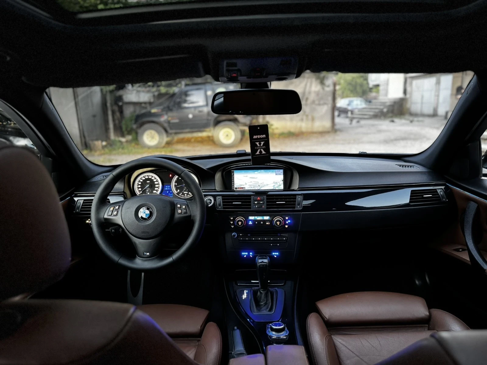 BMW 330 M-Packet | Mobile.bg   10