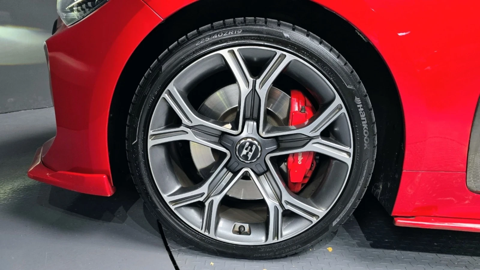 Kia Stinger 3.3i GT TURBO/AWD/ПАНОРАМА/ОБДУХВАНЕ/HEAD UP/F1/ - изображение 5