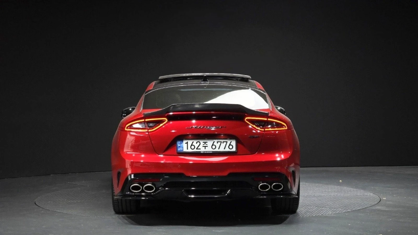 Kia Stinger 3.3i GT TURBO/AWD/ПАНОРАМА/ОБДУХВАНЕ/HEAD UP/F1/ - изображение 4