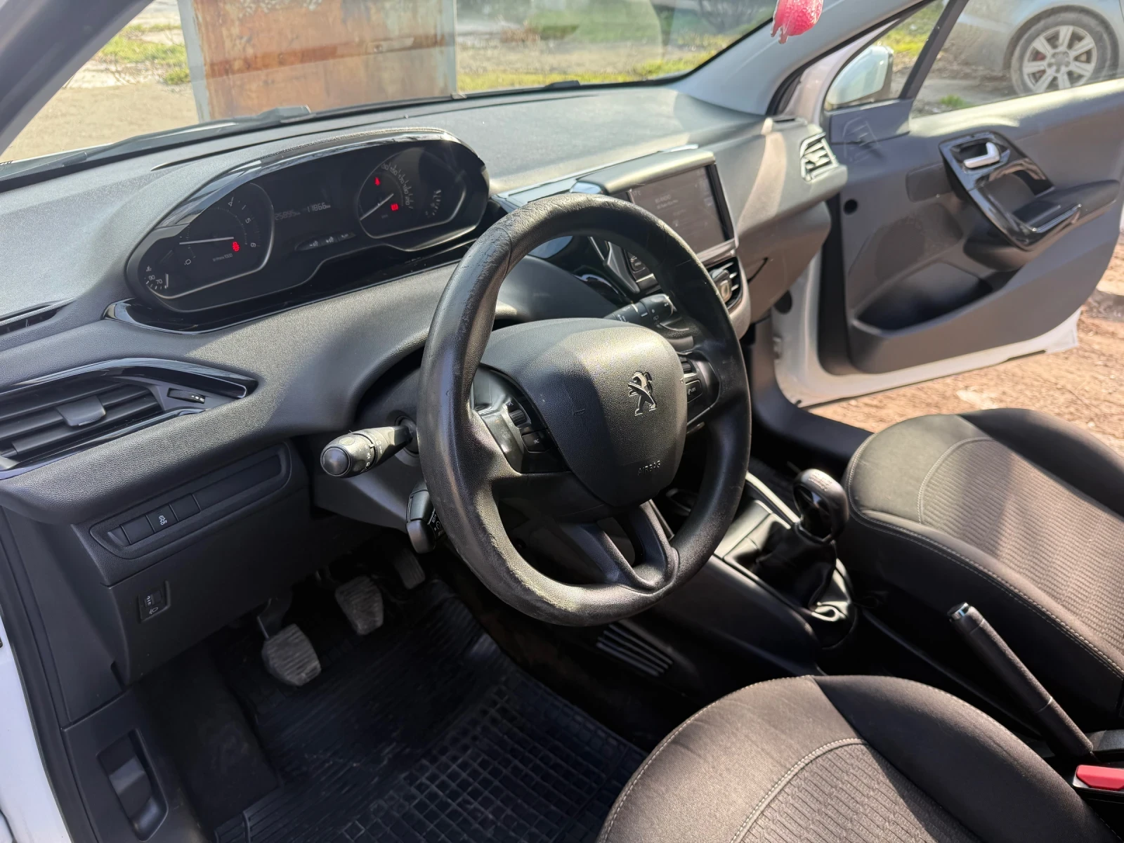 Peugeot 208 Peugeot 208 1.6 blueHDI | Mobile.bg � ����������� 6