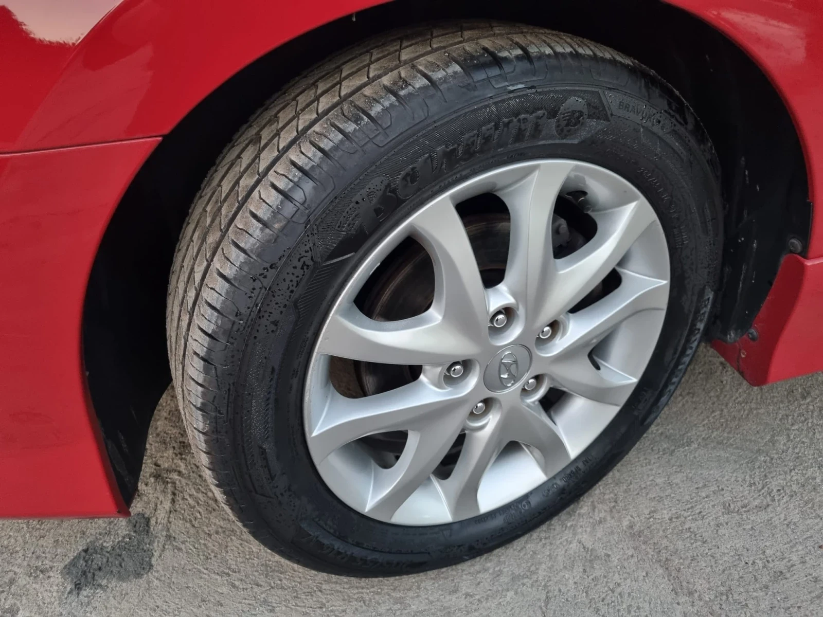 Hyundai I30 1.6i ШВЕЙЦАРИЯ, снимка 14 - Автомобили и джипове - 53740648