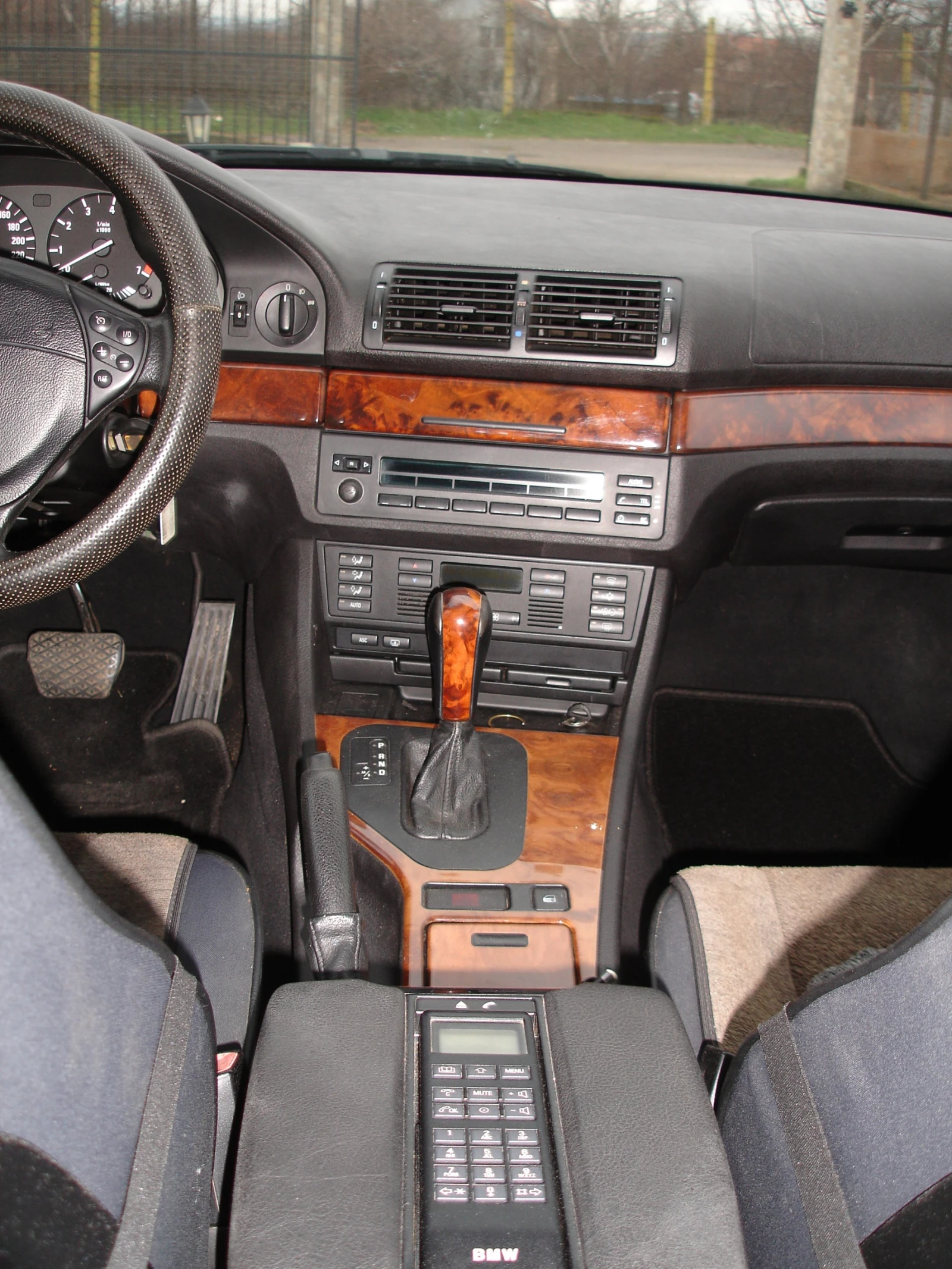 BMW 520 i, снимка 6 - Автомобили и джипове - 53996773