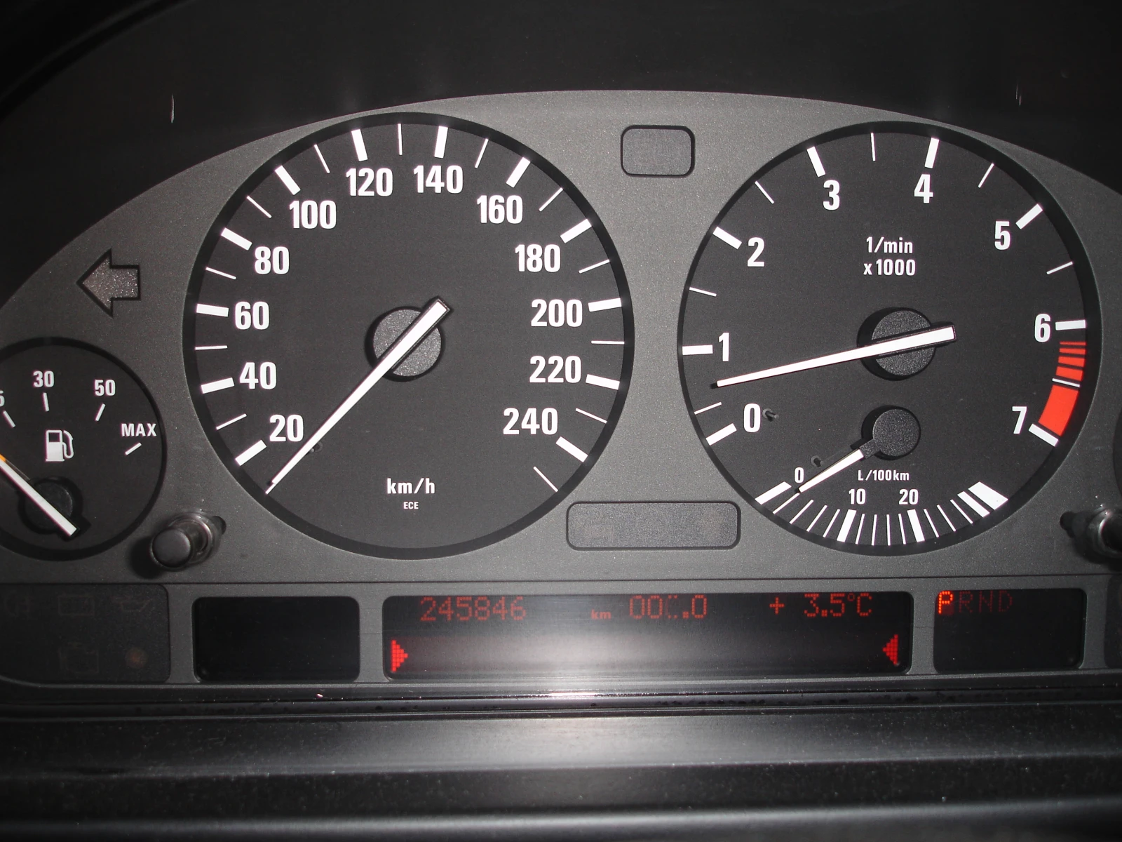 BMW 520 i, снимка 7 - Автомобили и джипове - 53996773