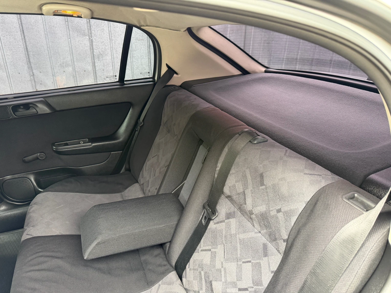 Opel Astra 1.4 16V Газ, снимка 8 - Автомобили и джипове - 54104185