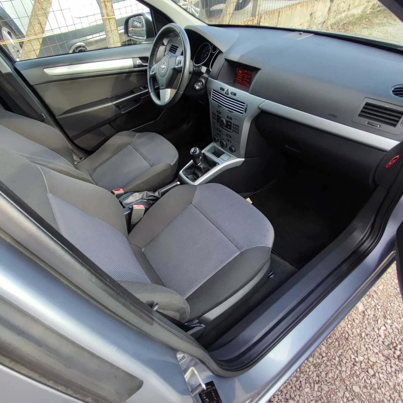 Opel Astra 1.4i* 90кс* KSENON* KLIMATRONIK* , снимка 13 - Автомобили и джипове - 54127936