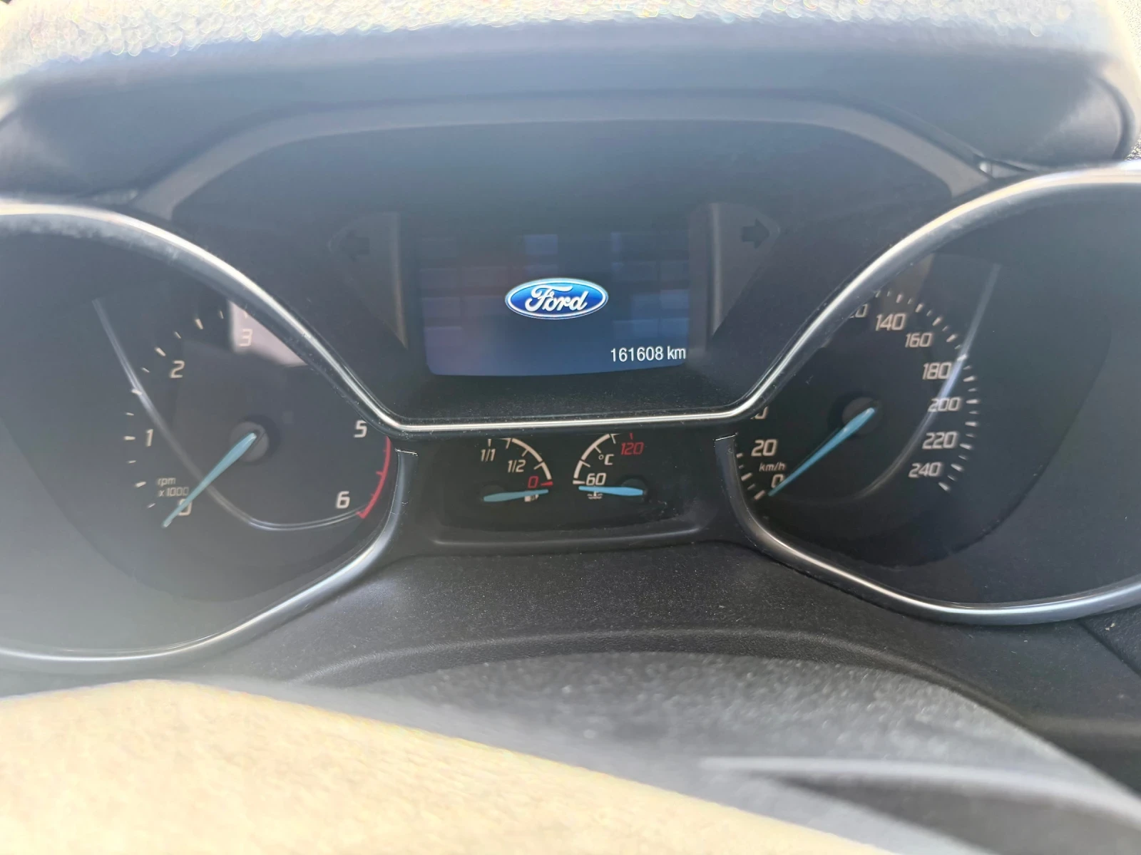 Ford Connect NAVI KAMERA 3 места, снимка 8 - Автомобили и джипове - 54325997