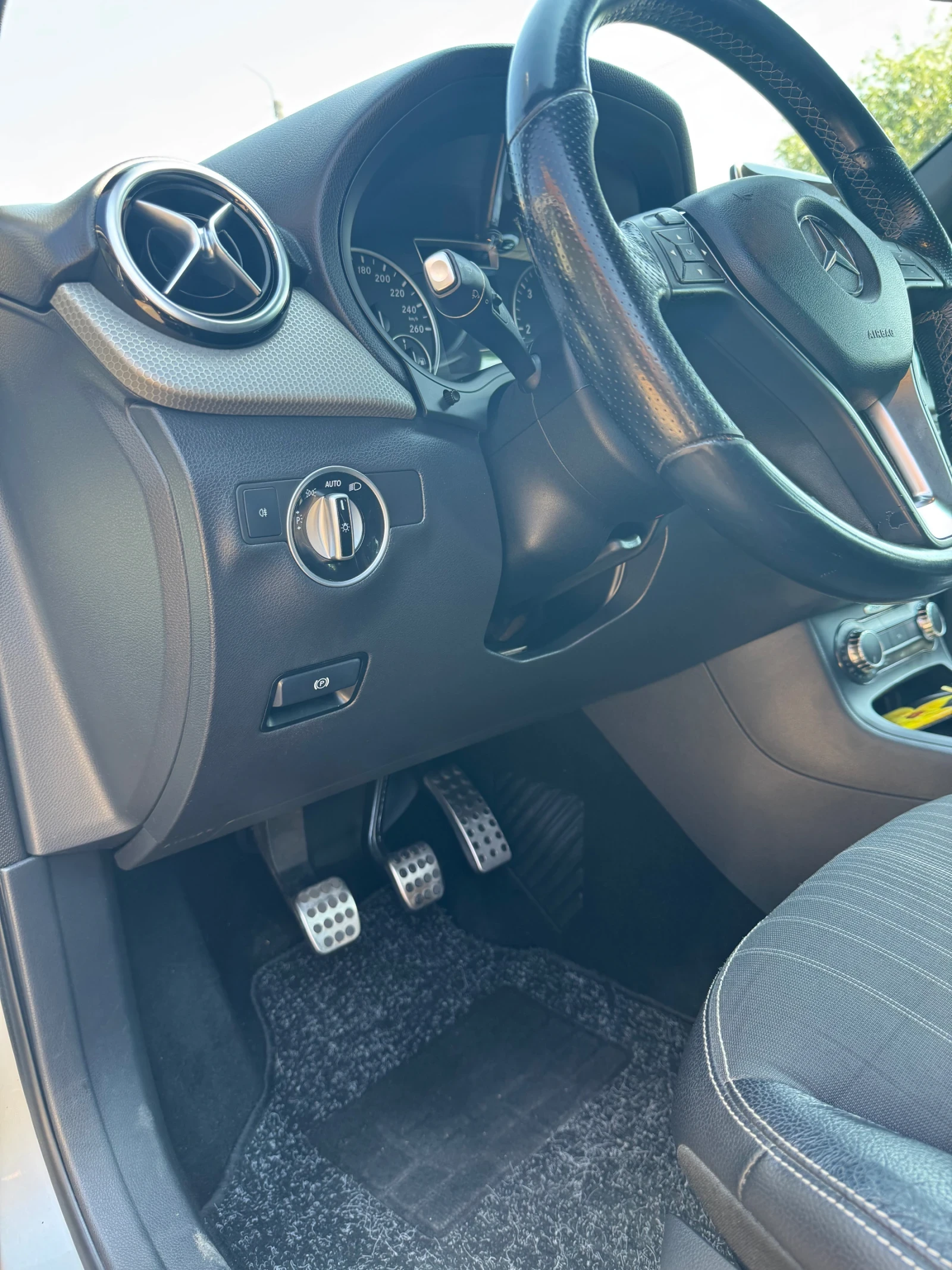 Mercedes-Benz B 200, снимка 4 - Автомобили и джипове - 54873397