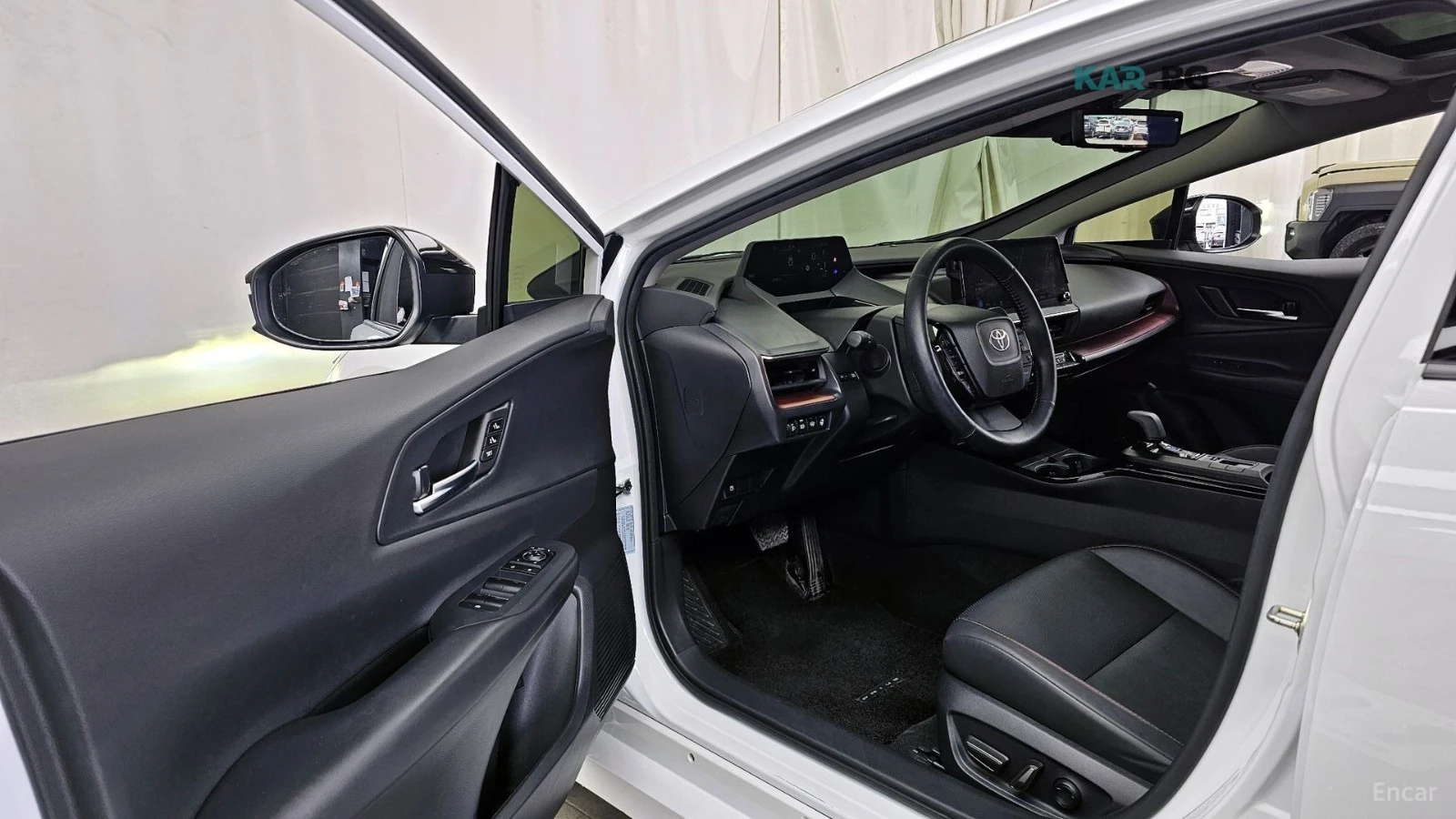 Toyota Prius * ПАНО* KEYLESS* Camera* ПОДГРЕВ* , снимка 10 - Автомобили и джипове - 55103512