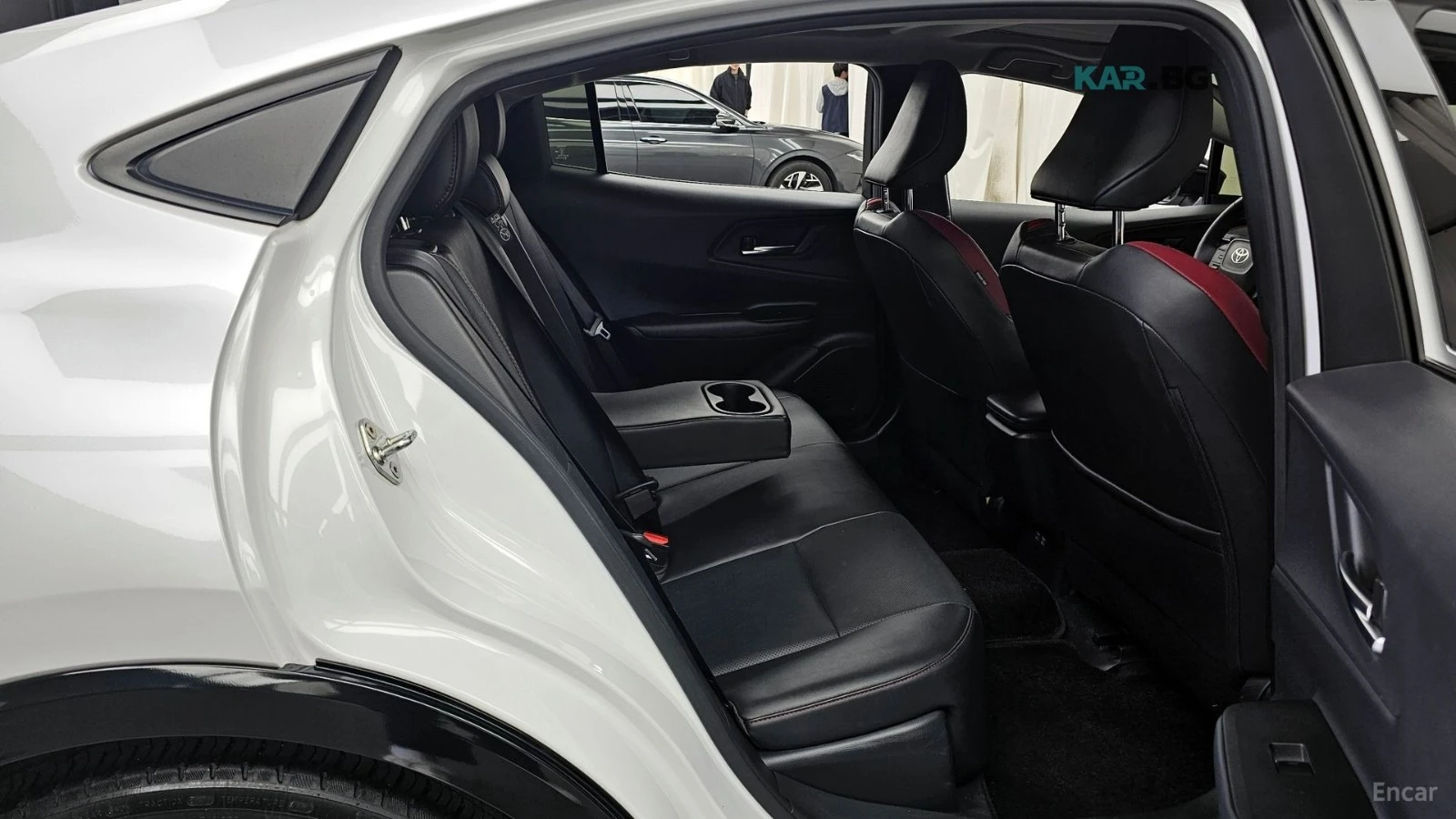 Toyota Prius * ПАНО* KEYLESS* Camera* ПОДГРЕВ* , снимка 12 - Автомобили и джипове - 55103512