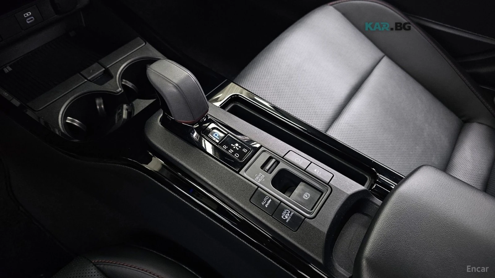 Toyota Prius * ПАНО* KEYLESS* Camera* ПОДГРЕВ* , снимка 9 - Автомобили и джипове - 55103512
