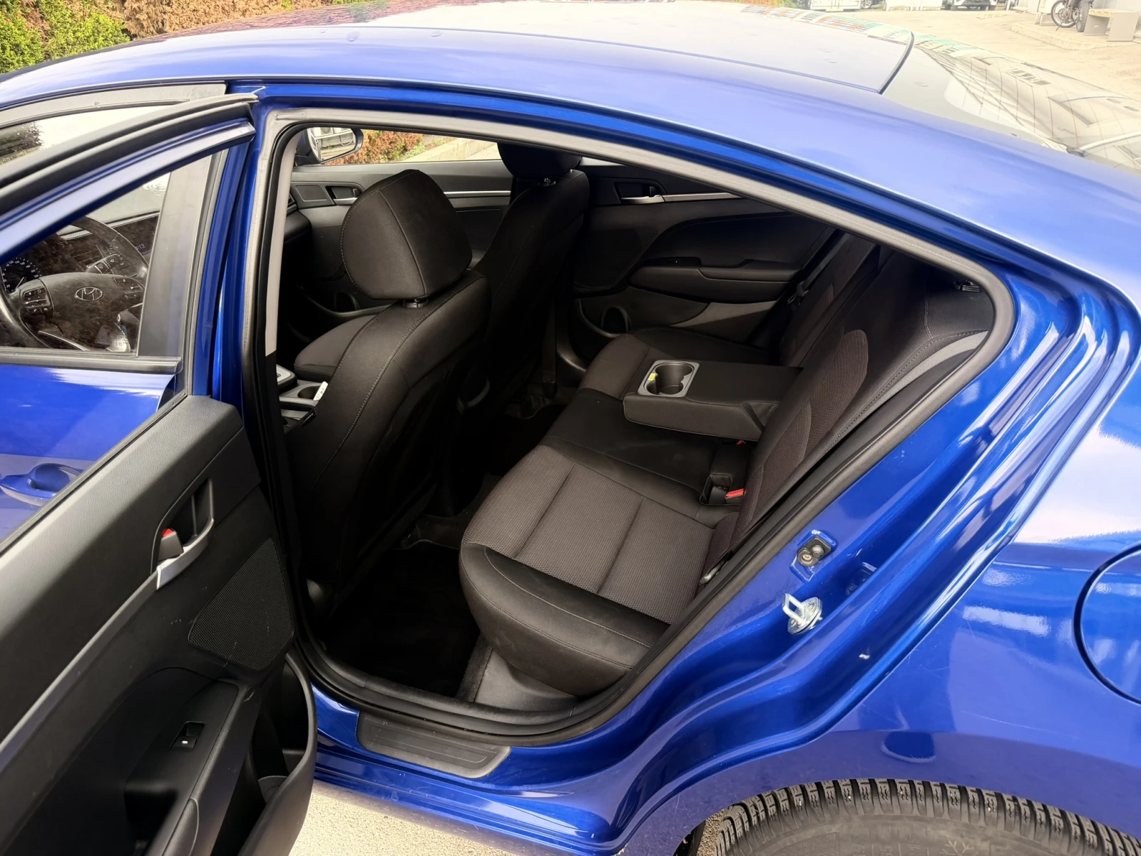 Hyundai Elantra, снимка 10 - Автомобили и джипове - 55131079