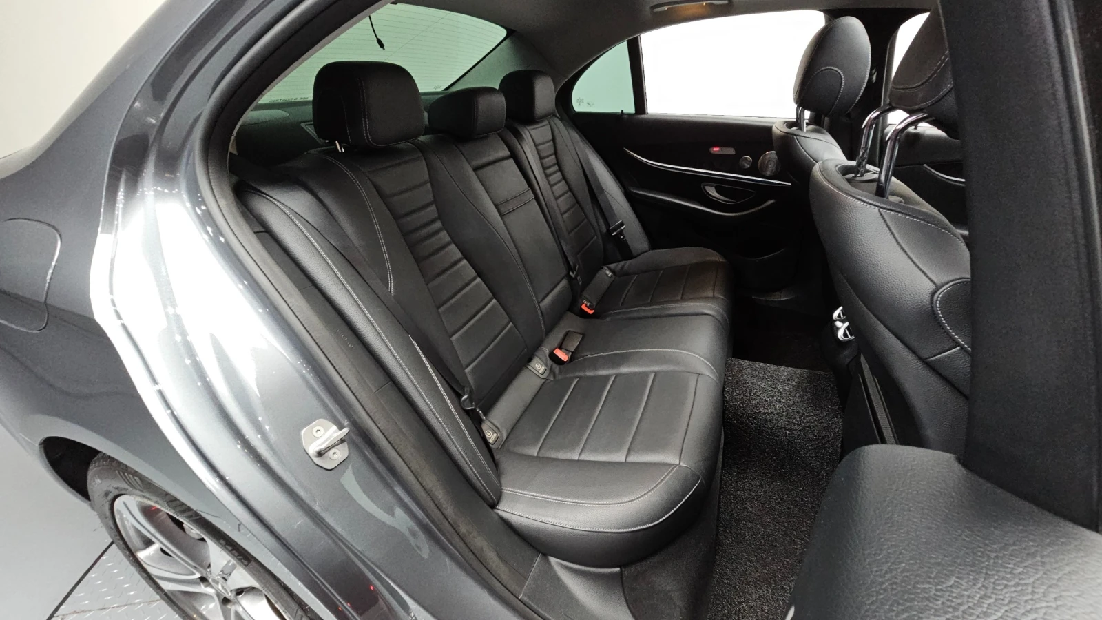 Mercedes-Benz E 300 2.0 4MATIC Avantgarde, FULL, снимка 9 - Автомобили и джипове - 55295748