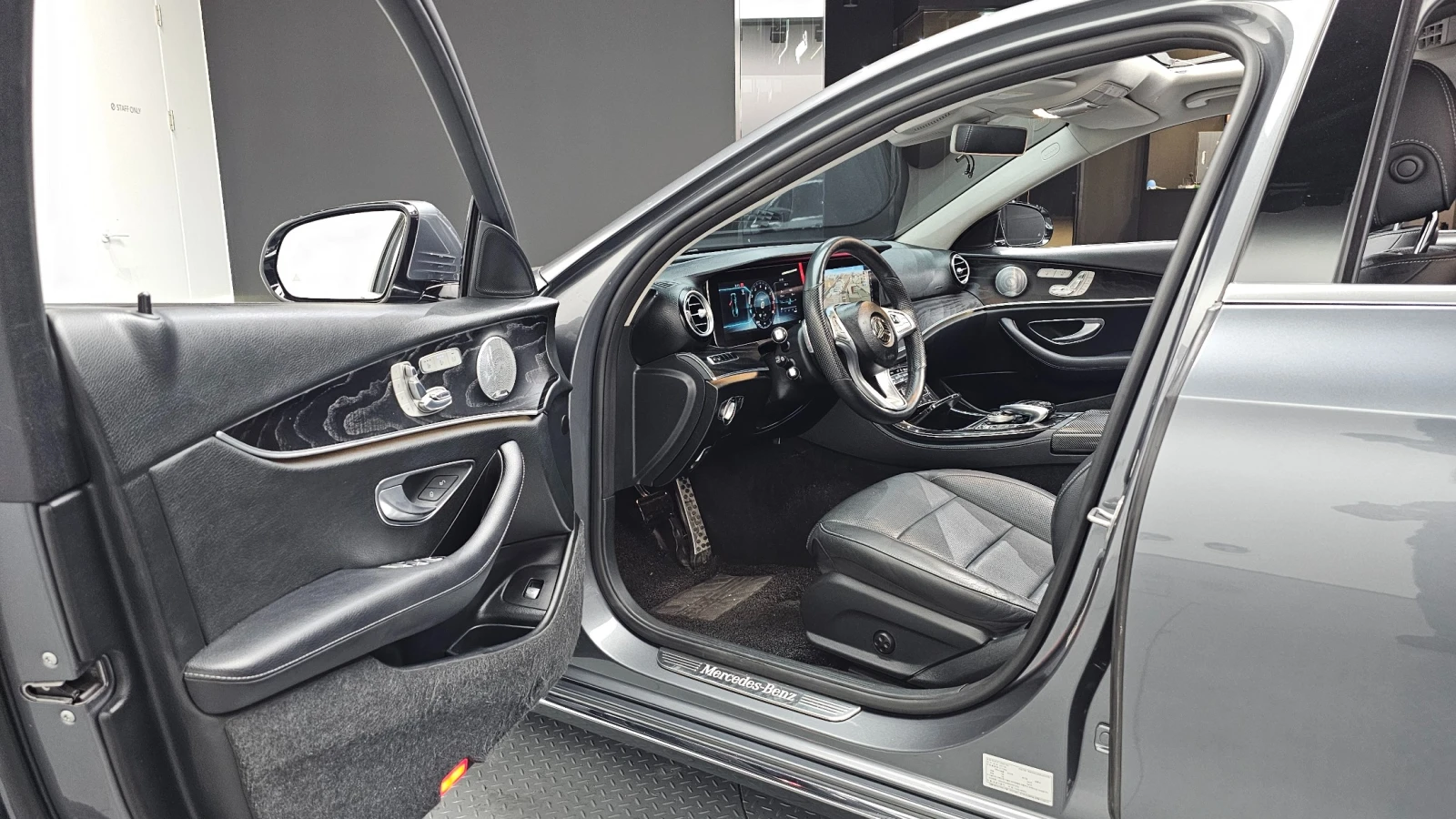 Mercedes-Benz E 300 2.0 4MATIC Avantgarde, FULL, снимка 7 - Автомобили и джипове - 55295748