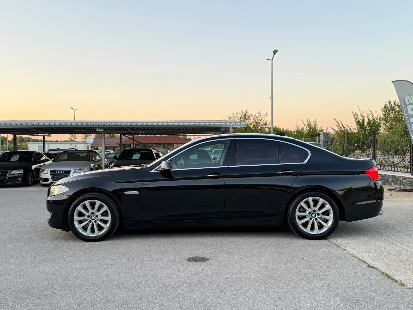 BMW 530 3.0D X-Drive ИТАЛИЯ, снимка 2 - Автомобили и джипове - 55703426