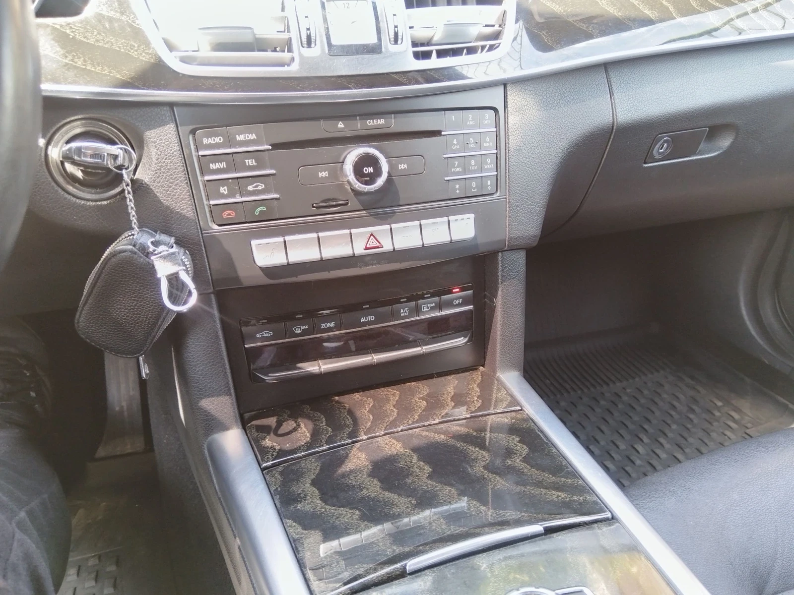 Mercedes-Benz E 200, снимка 7 - Автомобили и джипове - 55966041