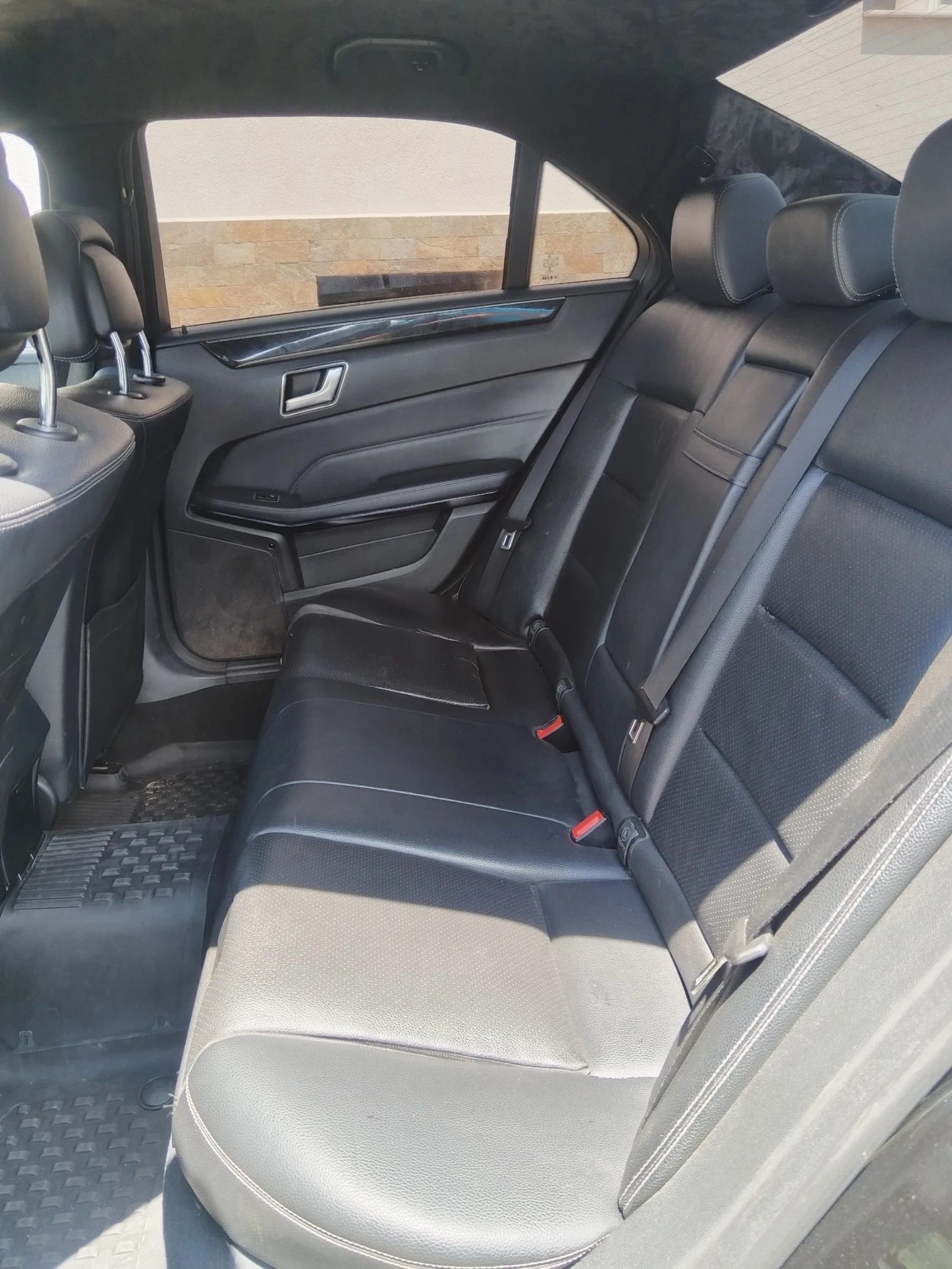 Mercedes-Benz E 200, снимка 9 - Автомобили и джипове - 55966041