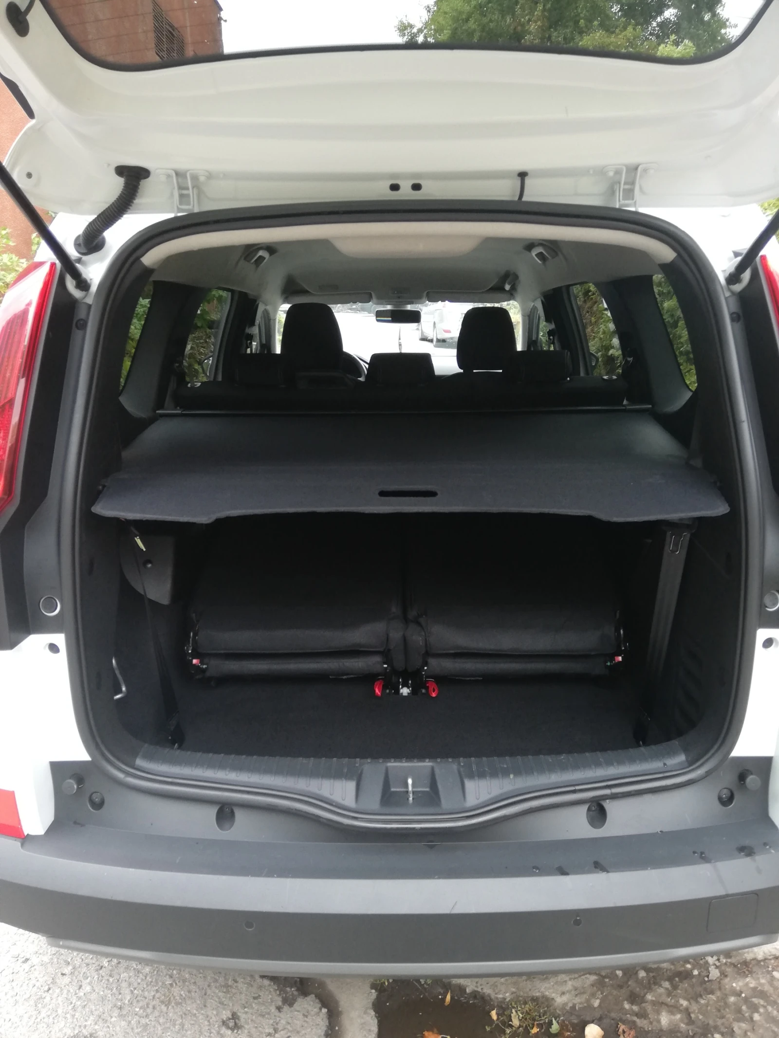 Dacia Jogger 1.0 ТУРБО 6+ 1МЕСТА! 6 СКОРОСТИ! ПЕРФЕКТЕН!! , снимка 8 - Автомобили и джипове - 56237783