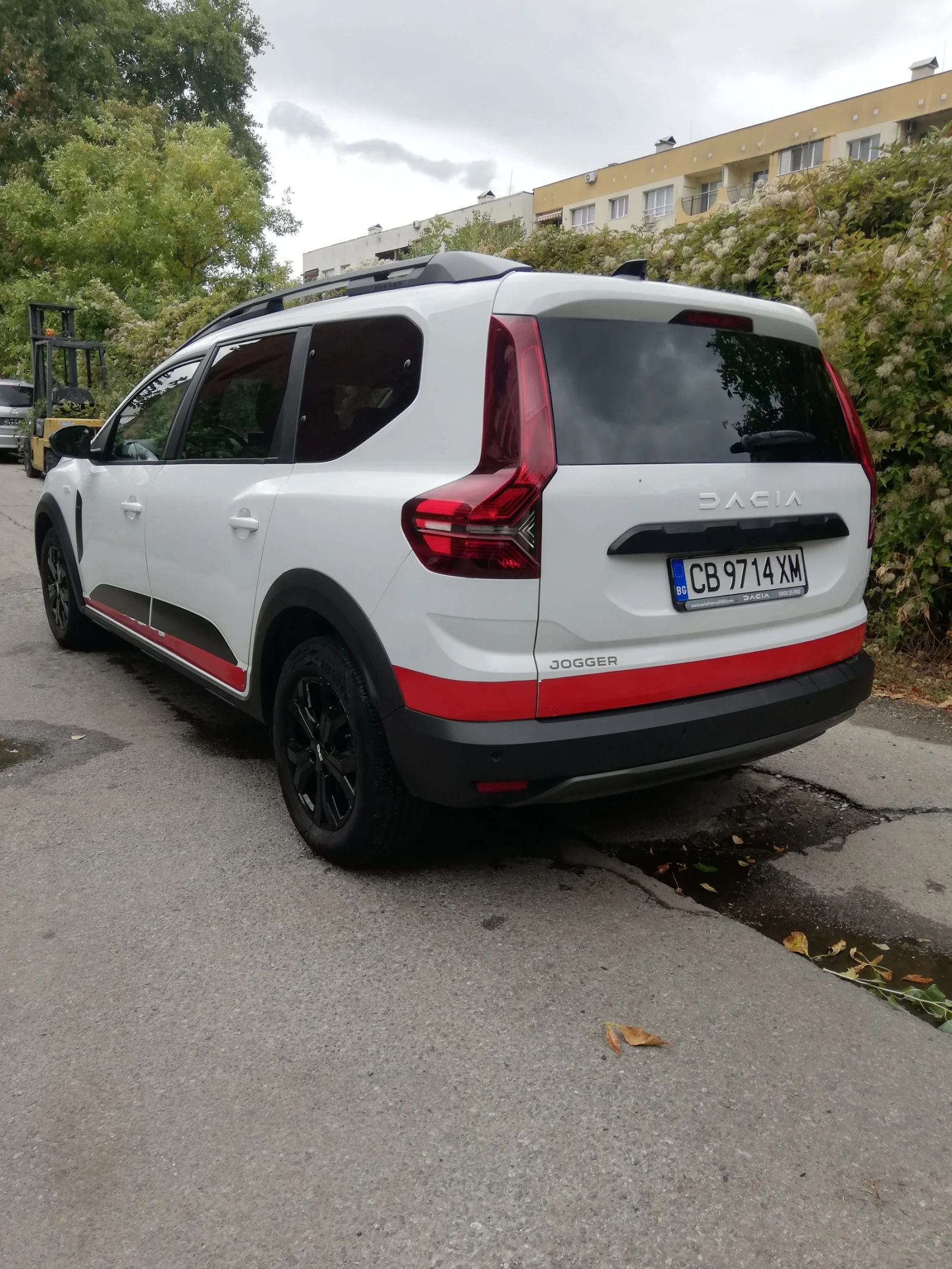 Dacia Jogger 1.0 ТУРБО 6+ 1МЕСТА! 6 СКОРОСТИ! ПЕРФЕКТЕН!! , снимка 4 - Автомобили и джипове - 56237783